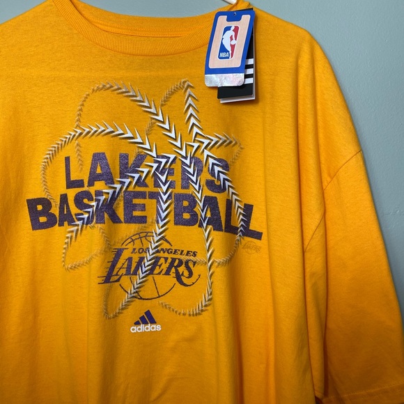 NWT ADIDAS LAKERS GAME TEE - Picture 4 of 8